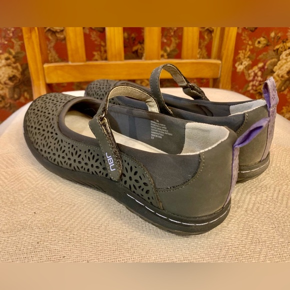Woman’s JBU by Jambu Mary Jane gray vegan casual shoes with memory foam size 7 - Picture 5 of 6